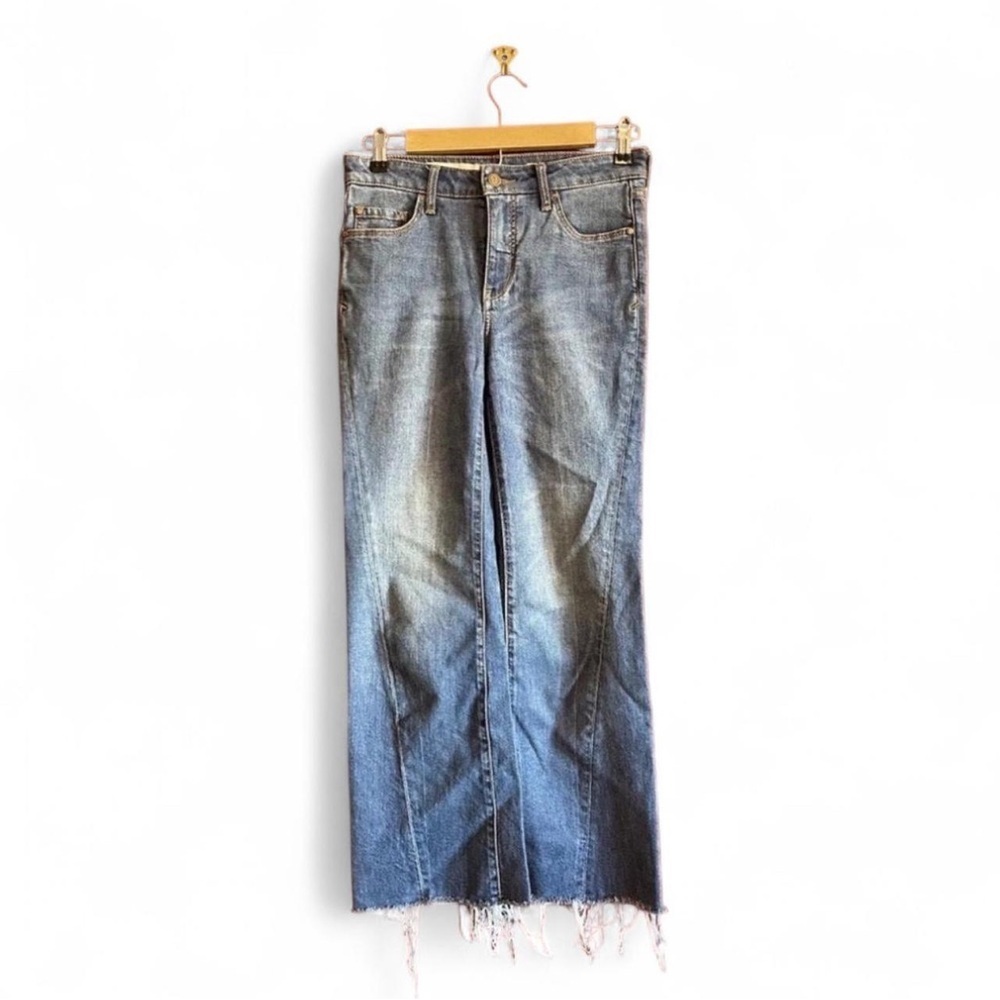 Pilcro and the Letterpress Women's 26 High Rise Flare Jeans Med Wash Distressed - Picture 4 of 7